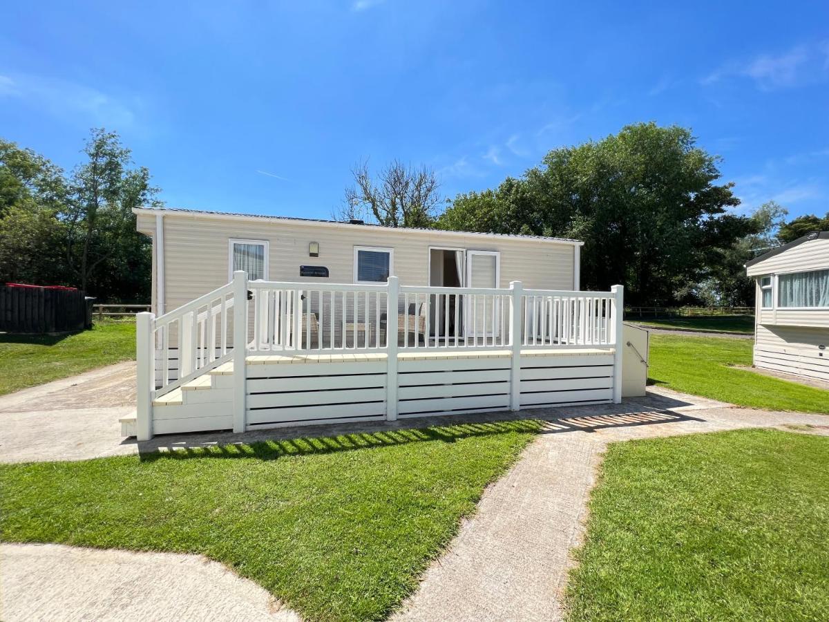 Mallard Corner, Cosy Cotswold Lakeview Саут-Керни
