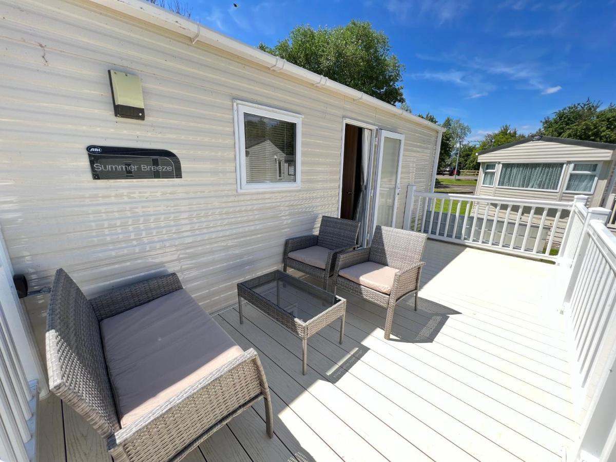 Mallard Corner, Cosy Cotswold Lakeview Саут-Керни